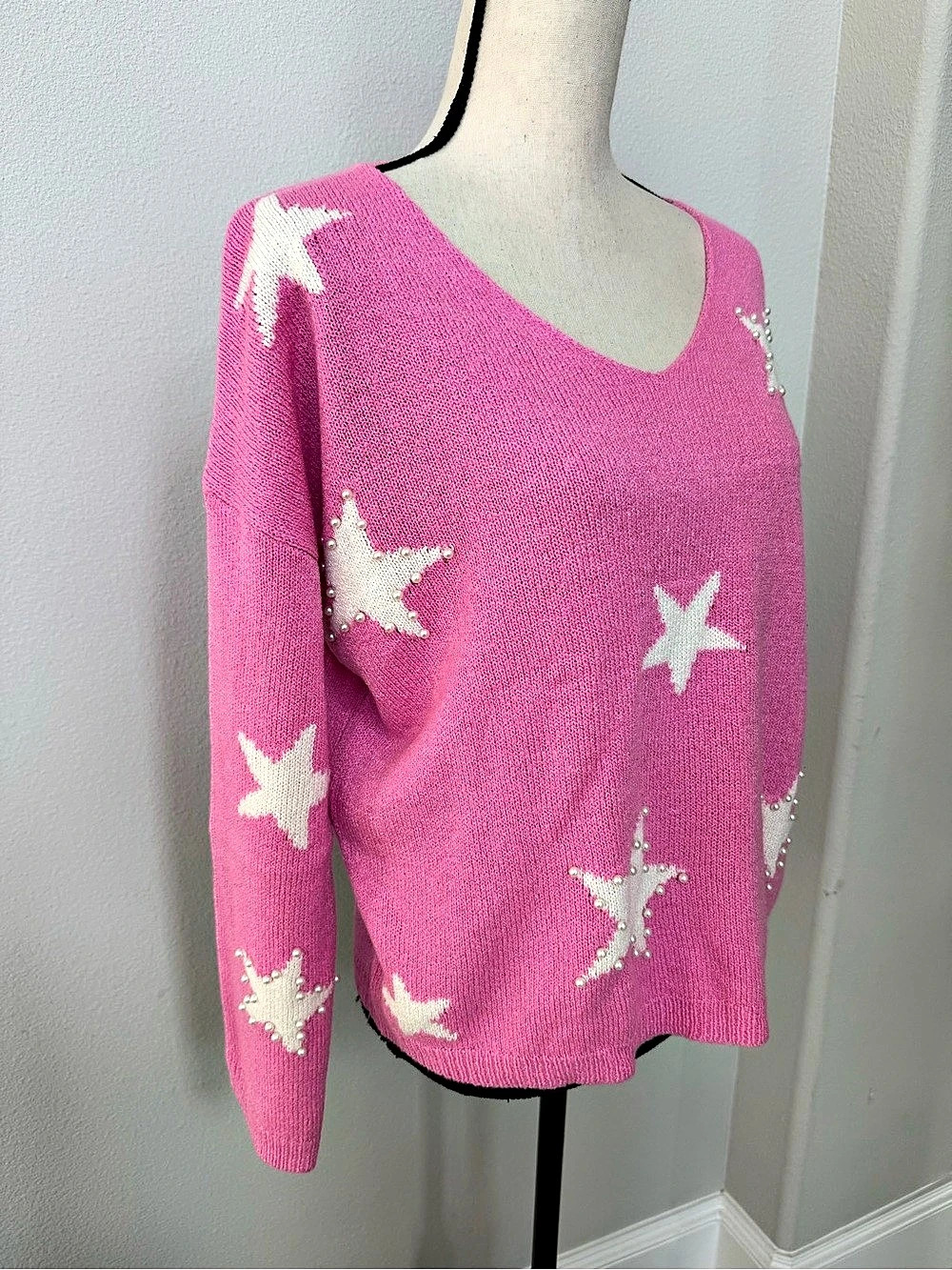 Altar’d State Star V-Neck Sweater in Pink Size Medium Like New - Picture 3 of 9